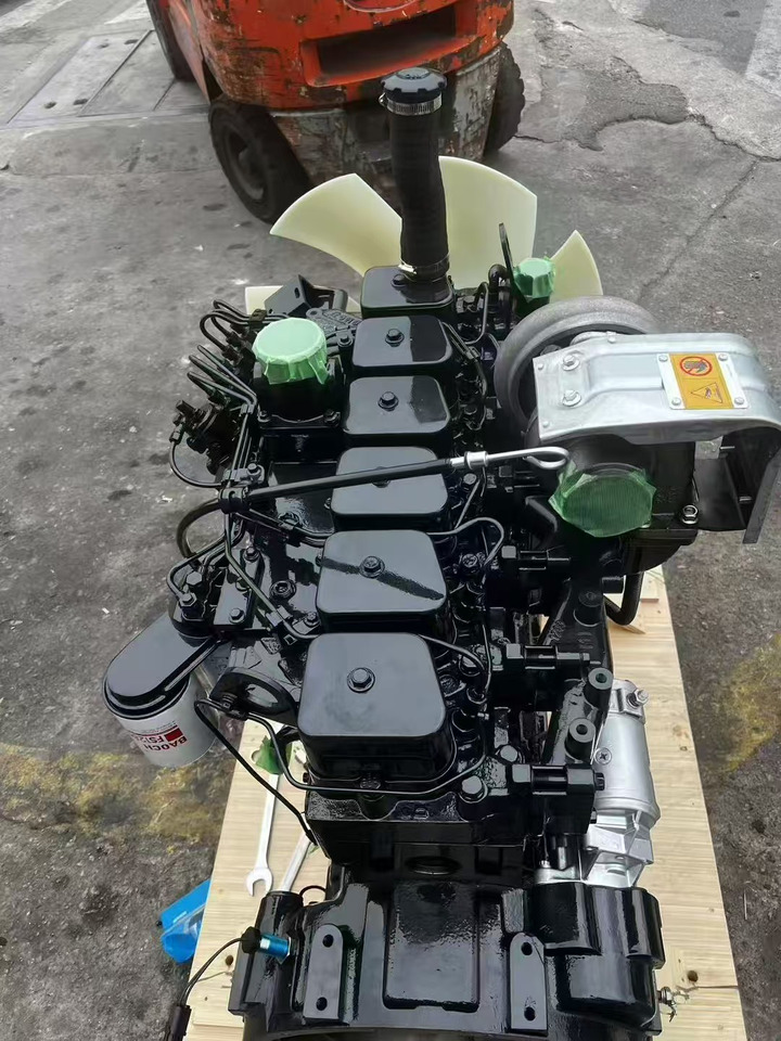 KOMATSU 6D102E - Motor za Bager: slika KOMATSU 6D102E - Motor za Bager KOMATSU 6D102E - Motor za Bager: slika KOMATSU 6D102E - Motor za Bager