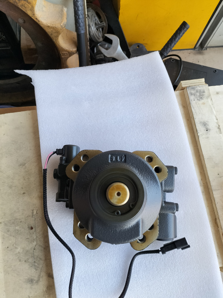 KOMATSU 708-7S-00352 - Ventilator za Bager: slika KOMATSU 708-7S-00352 - Ventilator za Bager KOMATSU 708-7S-00352 - Ventilator za Bager: slika KOMATSU 708-7S-00352 - Ventilator za Bager