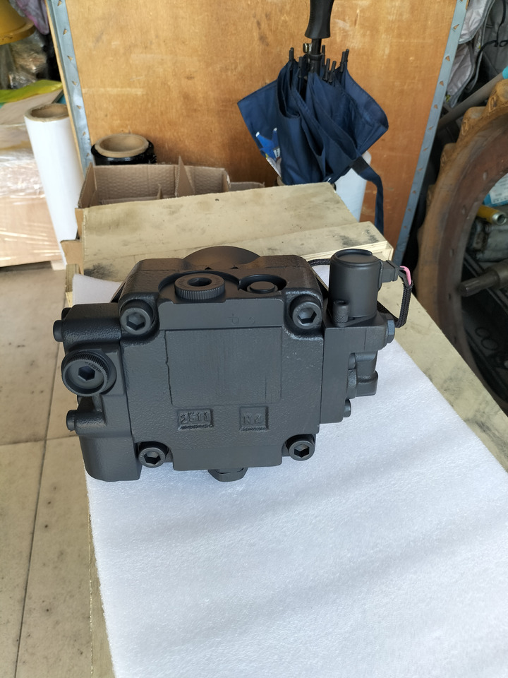 KOMATSU 708-7s-00352 - Hidraulični motor za Buldožer: slika KOMATSU 708-7s-00352 - Hidraulični motor za Buldožer KOMATSU 708-7s-00352 - Hidraulični motor za Buldožer: slika KOMATSU 708-7s-00352 - Hidraulični motor za Buldožer