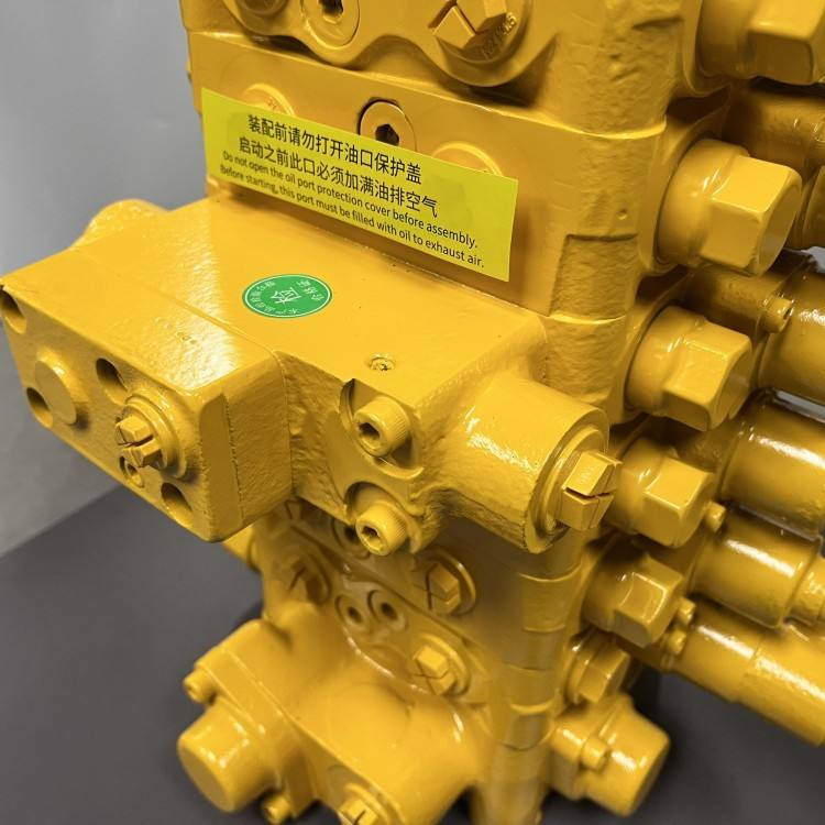 KOMATSU pc130-7 - Hidraulični ventil za Bager: slika KOMATSU pc130-7 - Hidraulični ventil za Bager KOMATSU pc130-7 - Hidraulični ventil za Bager: slika KOMATSU pc130-7 - Hidraulični ventil za Bager