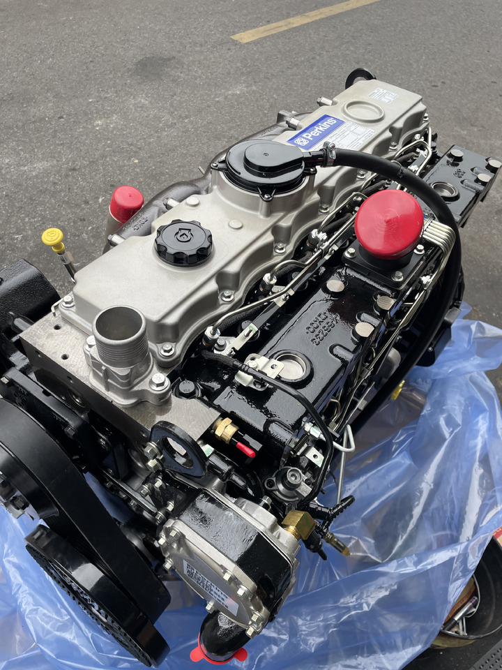 Novi Motor za Bager PERKINS 1106D-70TA: slika Novi Motor za Bager PERKINS 1106D-70TA