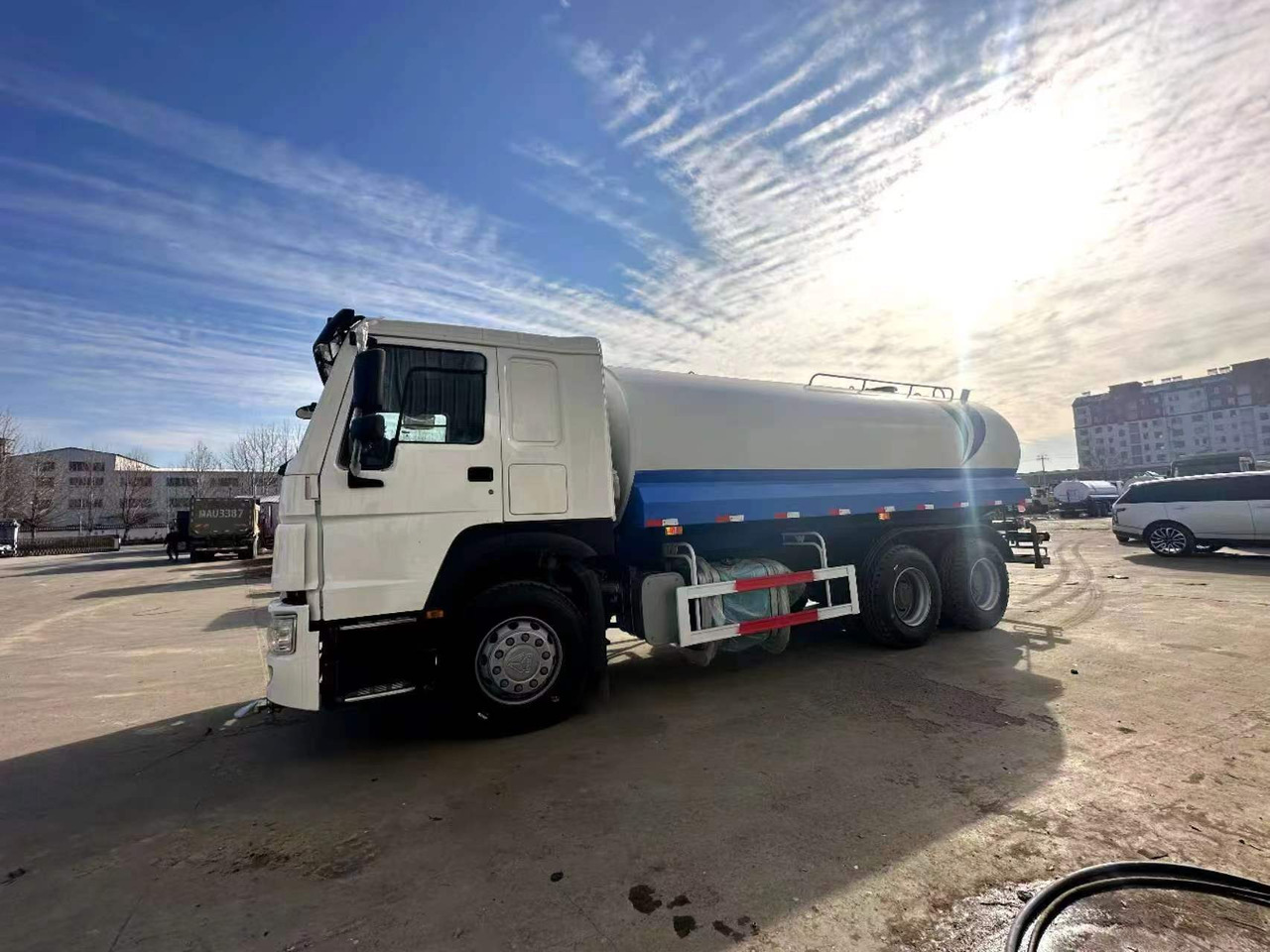 SINOTRUK 20 cubic meters tanker - Kamion cisterna: slika SINOTRUK 20 cubic meters tanker - Kamion cisterna SINOTRUK 20 cubic meters tanker - Kamion cisterna: slika SINOTRUK 20 cubic meters tanker - Kamion cisterna