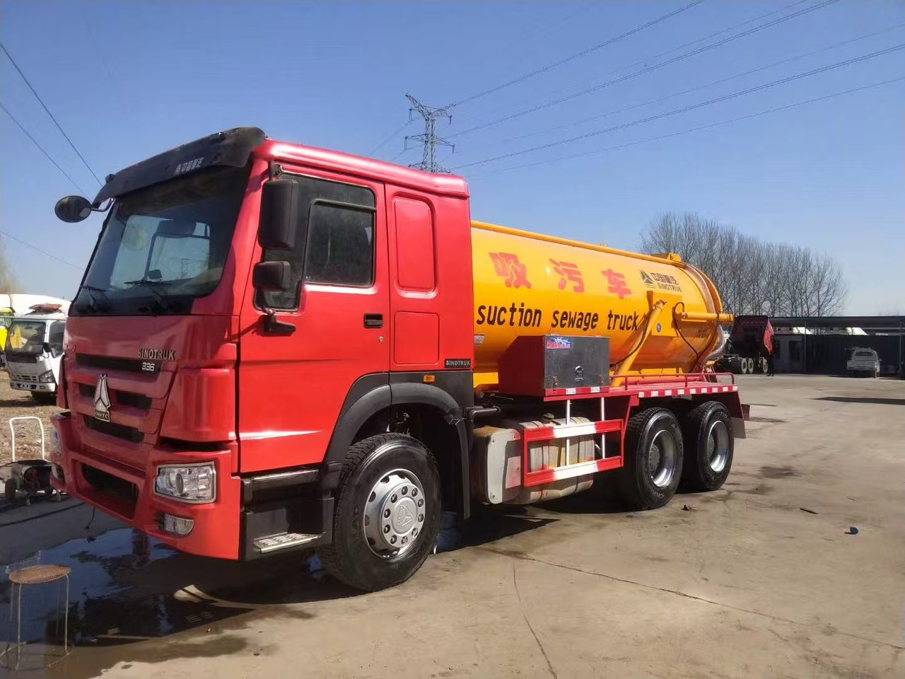 SINOTRUK SINOTRUK 336 suction sewage truck - Transporter kontejnera/ Kamion s izmjenjivim sanducima: slika SINOTRUK SINOTRUK 336 suction sewage truck - Transporter kontejnera/ Kamion s izmjenjivim sanducima SINOTRUK SINOTRUK 336 suction sewage truck - Transporter kontejnera/ Kamion s izmjenjivim sanducima: slika SINOTRUK SINOTRUK 336 suction sewage truck - Transporter kontejnera/ Kamion s izmjenjivim sanducima