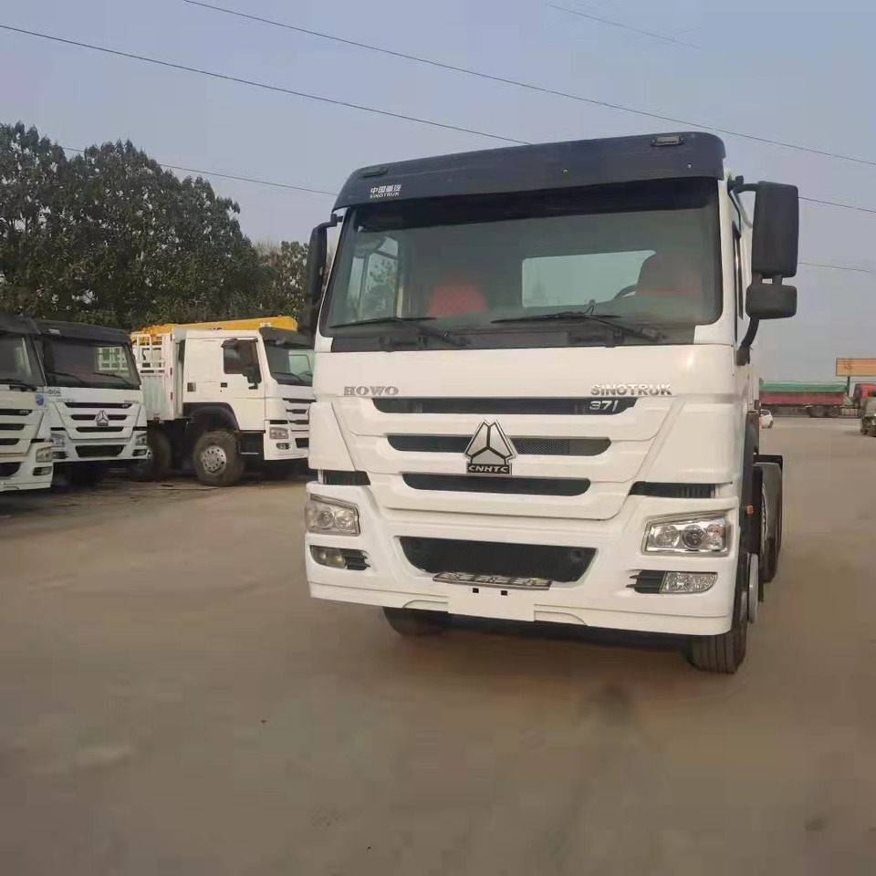 HOWO 371 - Tegljač: slika HOWO 371 - Tegljač HOWO 371 - Tegljač: slika HOWO 371 - Tegljač
