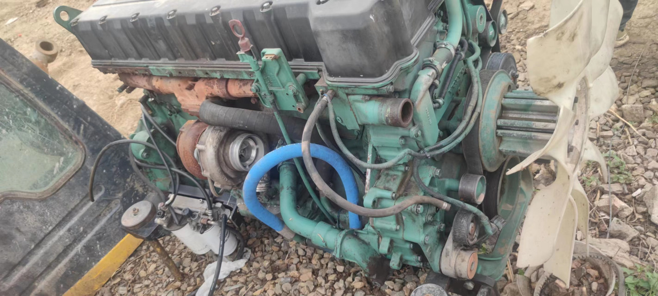 VOLVO D12D - Motor za Bager: slika VOLVO D12D - Motor za Bager VOLVO D12D - Motor za Bager: slika VOLVO D12D - Motor za Bager