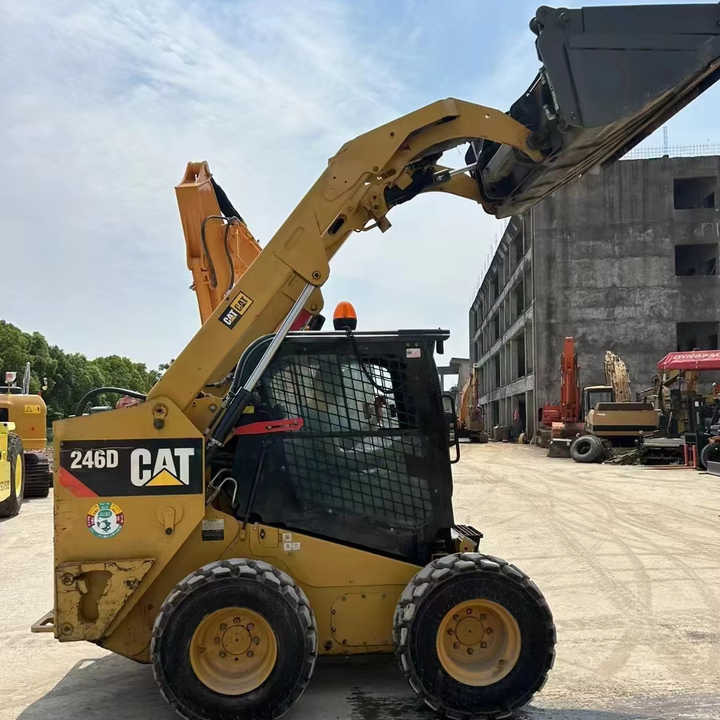 90% New Front Loader Tractor CAT 246D Skid Steer Loader / Used Cat 226B 246C 246d Mini Skid Steer Loader in Stock - Mini utovarivač: slika 90% New Front Loader Tractor CAT 246D Skid Steer Loader / Used Cat 226B 246C 246d Mini Skid Steer Loader in Stock - Mini utovarivač 90% New Front Loader Tractor CAT 246D Skid Steer Loader / Used Cat 226B 246C 246d Mini Skid Steer Loader in Stock - Mini utovarivač: slika 90% New Front Loader Tractor CAT 246D Skid Steer Loader / Used Cat 226B 246C 246d Mini Skid Steer Loader in Stock - Mini utovarivač
