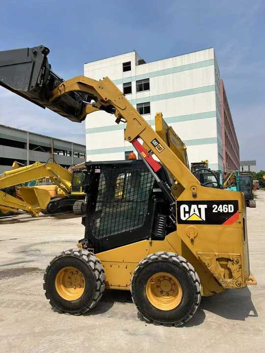 90% New Front Loader Tractor CAT 246D Skid Steer Loader / Used Cat 226B 246C 246d Mini Skid Steer Loader in Stock - Mini utovarivač: slika 90% New Front Loader Tractor CAT 246D Skid Steer Loader / Used Cat 226B 246C 246d Mini Skid Steer Loader in Stock - Mini utovarivač 90% New Front Loader Tractor CAT 246D Skid Steer Loader / Used Cat 226B 246C 246d Mini Skid Steer Loader in Stock - Mini utovarivač: slika 90% New Front Loader Tractor CAT 246D Skid Steer Loader / Used Cat 226B 246C 246d Mini Skid Steer Loader in Stock - Mini utovarivač