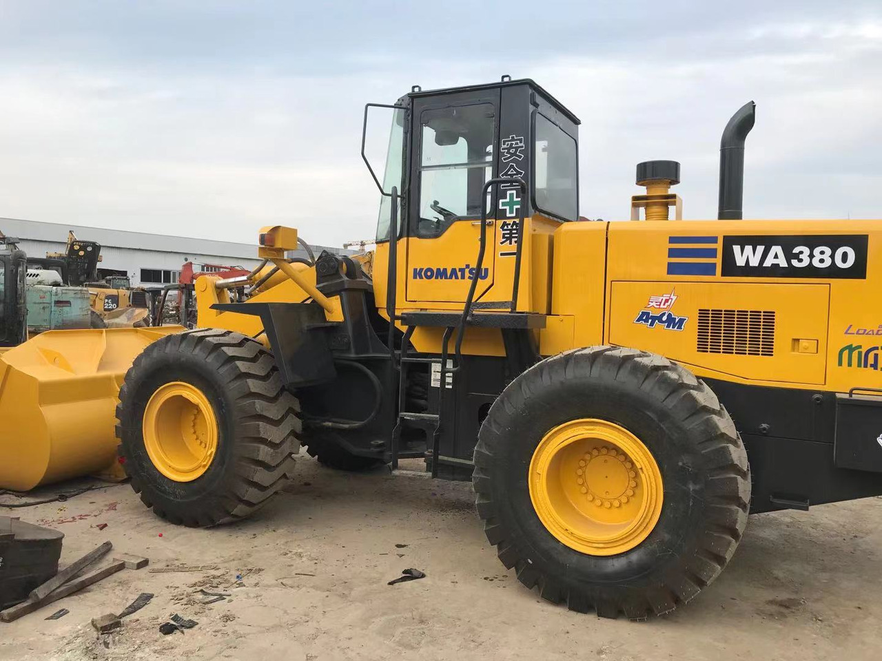 BACKHOE LOADER Certified Pre-Owned Komatsu WA380-3 | Heavy-Duty Loader for Mining/ Construction - Price Negotiable! - Utovarivač na kotačima: slika BACKHOE LOADER Certified Pre-Owned Komatsu WA380-3 | Heavy-Duty Loader for Mining/ Construction - Price Negotiable! - Utovarivač na kotačima BACKHOE LOADER Certified Pre-Owned Komatsu WA380-3 | Heavy-Duty Loader for Mining/ Construction - Price Negotiable! - Utovarivač na kotačima: slika BACKHOE LOADER Certified Pre-Owned Komatsu WA380-3 | Heavy-Duty Loader for Mining/ Construction - Price Negotiable! - Utovarivač na kotačima