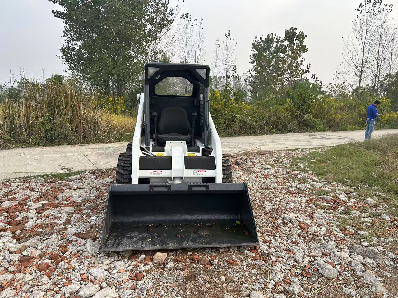 BOBCAT used skidsteer Bobcat S130 - Mini utovarivač: slika BOBCAT used skidsteer Bobcat S130 - Mini utovarivač BOBCAT used skidsteer Bobcat S130 - Mini utovarivač: slika BOBCAT used skidsteer Bobcat S130 - Mini utovarivač
