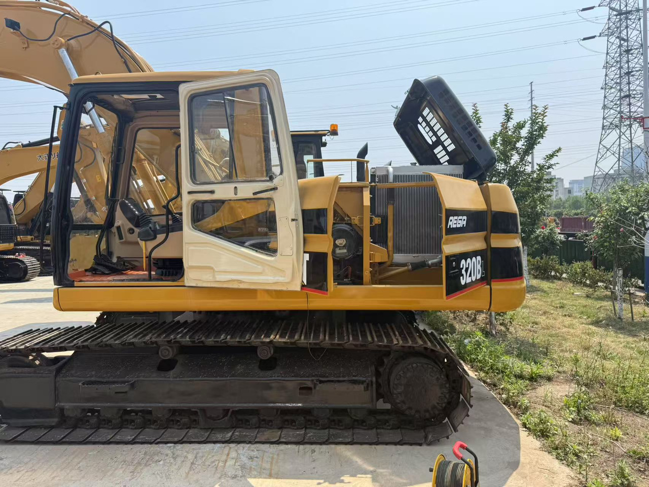 Bager gusjeničar CATERPILLAR CRAWLER EXCAVATOR CAT 320B in Low Price for Hot Sale: slika Bager gusjeničar CATERPILLAR CRAWLER EXCAVATOR CAT 320B in Low Price for Hot Sale
