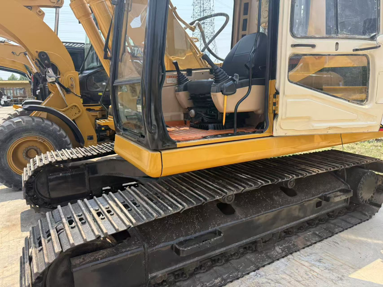 Bager gusjeničar CATERPILLAR CRAWLER EXCAVATOR CAT 320B in Low Price for Hot Sale: slika Bager gusjeničar CATERPILLAR CRAWLER EXCAVATOR CAT 320B in Low Price for Hot Sale