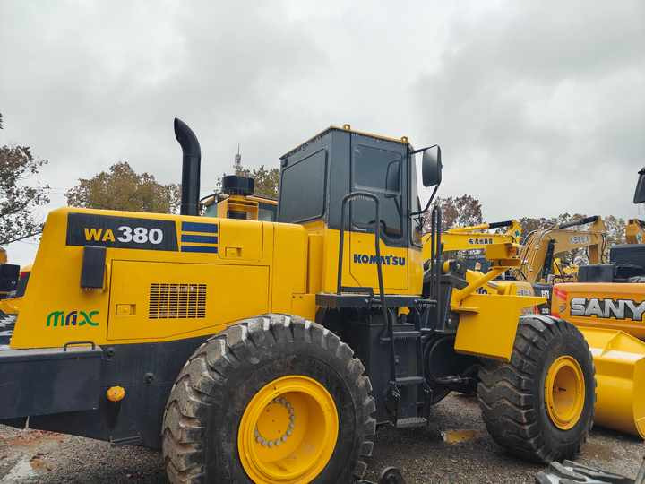 Certified Pre-Owned Komatsu WA380-3 | Heavy-Duty Loader for Mining/ Construction - Price Negotiable! - Rovokopač-utovarivač: slika Certified Pre-Owned Komatsu WA380-3 | Heavy-Duty Loader for Mining/ Construction - Price Negotiable! - Rovokopač-utovarivač Certified Pre-Owned Komatsu WA380-3 | Heavy-Duty Loader for Mining/ Construction - Price Negotiable! - Rovokopač-utovarivač: slika Certified Pre-Owned Komatsu WA380-3 | Heavy-Duty Loader for Mining/ Construction - Price Negotiable! - Rovokopač-utovarivač
