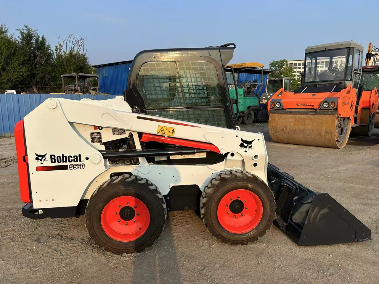BOBCAT High Performance Low Hours Excellent Condition Reliable Second Hand Bobcat S550 Skid Steer Loader in Stock for Sale - Građevinski strojevi: slika BOBCAT High Performance Low Hours Excellent Condition Reliable Second Hand Bobcat S550 Skid Steer Loader in Stock for Sale - Građevinski strojevi BOBCAT High Performance Low Hours Excellent Condition Reliable Second Hand Bobcat S550 Skid Steer Loader in Stock for Sale - Građevinski strojevi: slika BOBCAT High Performance Low Hours Excellent Condition Reliable Second Hand Bobcat S550 Skid Steer Loader in Stock for Sale - Građevinski strojevi