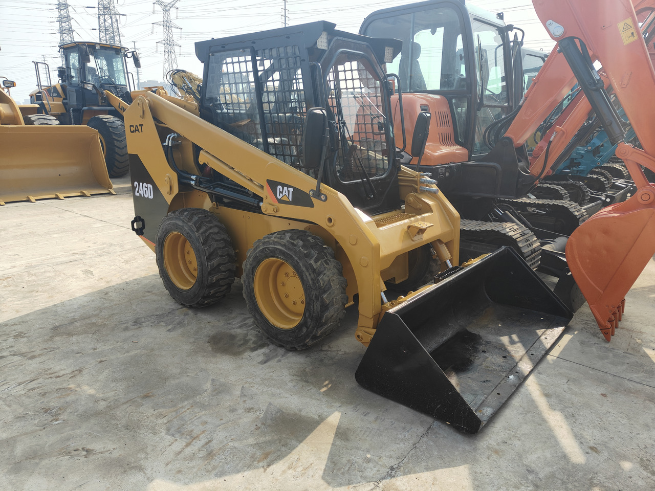 CATERPILLAR Used skid-steer CAT246D - Građevinski strojevi: slika CATERPILLAR Used skid-steer CAT246D - Građevinski strojevi CATERPILLAR Used skid-steer CAT246D - Građevinski strojevi: slika CATERPILLAR Used skid-steer CAT246D - Građevinski strojevi