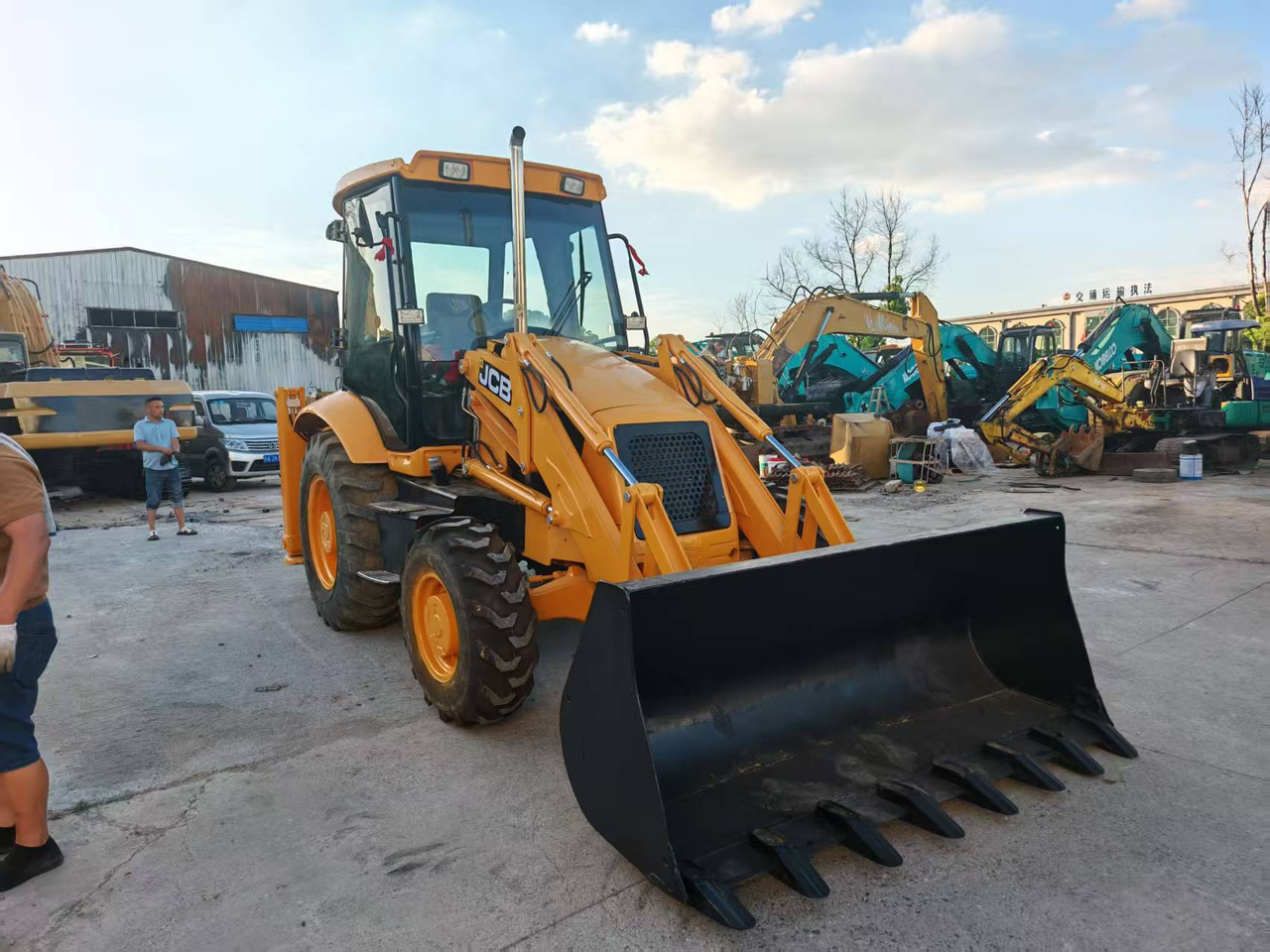 Used Second-hand Backhoe JCB 3CX - Građevinski strojevi: slika Used Second-hand Backhoe JCB 3CX - Građevinski strojevi Used Second-hand Backhoe JCB 3CX - Građevinski strojevi: slika Used Second-hand Backhoe JCB 3CX - Građevinski strojevi
