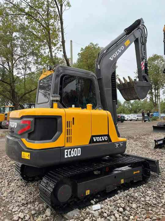 High Quality Used Volvo EC60D Excavator for Sale 6 Ton Compact Machine, Excellent Condition, Ready for Work! - Bager gusjeničar: slika High Quality Used Volvo EC60D Excavator for Sale 6 Ton Compact Machine, Excellent Condition, Ready for Work! - Bager gusjeničar High Quality Used Volvo EC60D Excavator for Sale 6 Ton Compact Machine, Excellent Condition, Ready for Work! - Bager gusjeničar: slika High Quality Used Volvo EC60D Excavator for Sale 6 Ton Compact Machine, Excellent Condition, Ready for Work! - Bager gusjeničar