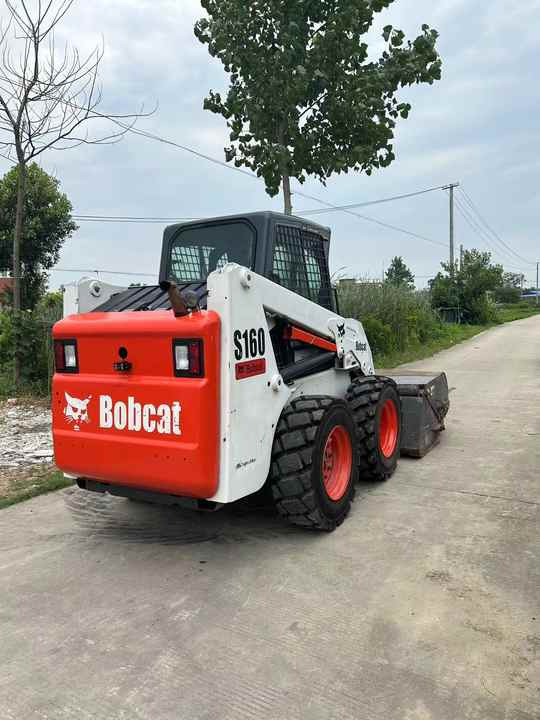 USED BOBCAT S160 Skid-steer Loader Bobcat S160 Carry Sweeper with Very Good Performance Is for Sale at a Low Price. - Mini utovarivač: slika USED BOBCAT S160 Skid-steer Loader Bobcat S160 Carry Sweeper with Very Good Performance Is for Sale at a Low Price. - Mini utovarivač USED BOBCAT S160 Skid-steer Loader Bobcat S160 Carry Sweeper with Very Good Performance Is for Sale at a Low Price. - Mini utovarivač: slika USED BOBCAT S160 Skid-steer Loader Bobcat S160 Carry Sweeper with Very Good Performance Is for Sale at a Low Price. - Mini utovarivač