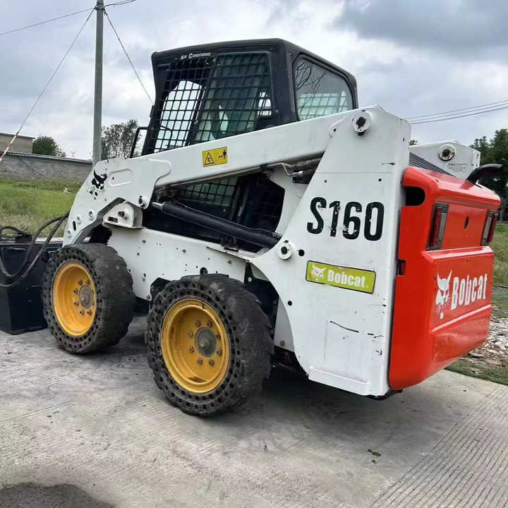 Mini utovarivač USED BOBCAT S160 Skid-steer Loader with Very Good Performance Is for Sale at a Low Price. [ Copy ]: slika Mini utovarivač USED BOBCAT S160 Skid-steer Loader with Very Good Performance Is for Sale at a Low Price. [ Copy ]