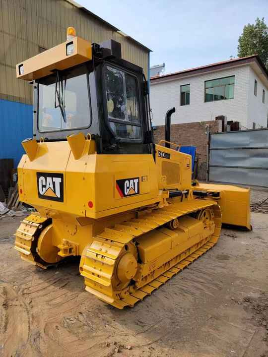 Used Caterpillar Bulldozer Used CatD5K Bulldozer Very Good Condition for Sale - Buldožer: slika Used Caterpillar Bulldozer Used CatD5K Bulldozer Very Good Condition for Sale - Buldožer Used Caterpillar Bulldozer Used CatD5K Bulldozer Very Good Condition for Sale - Buldožer: slika Used Caterpillar Bulldozer Used CatD5K Bulldozer Very Good Condition for Sale - Buldožer