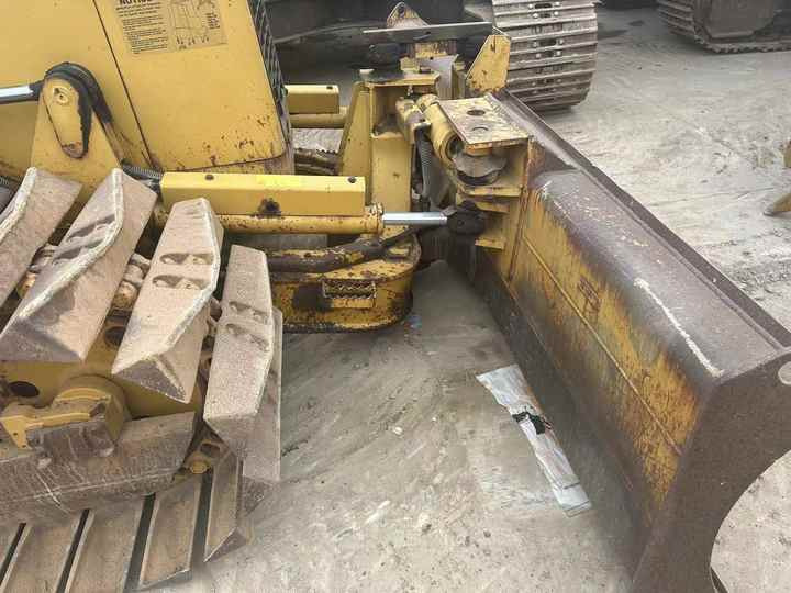 Used Caterpillar CAT D3G Land Road Motor Bulldozer CAT Used Grader Cheap Price for Sale - Buldožer: slika Used Caterpillar CAT D3G Land Road Motor Bulldozer CAT Used Grader Cheap Price for Sale - Buldožer Used Caterpillar CAT D3G Land Road Motor Bulldozer CAT Used Grader Cheap Price for Sale - Buldožer: slika Used Caterpillar CAT D3G Land Road Motor Bulldozer CAT Used Grader Cheap Price for Sale - Buldožer