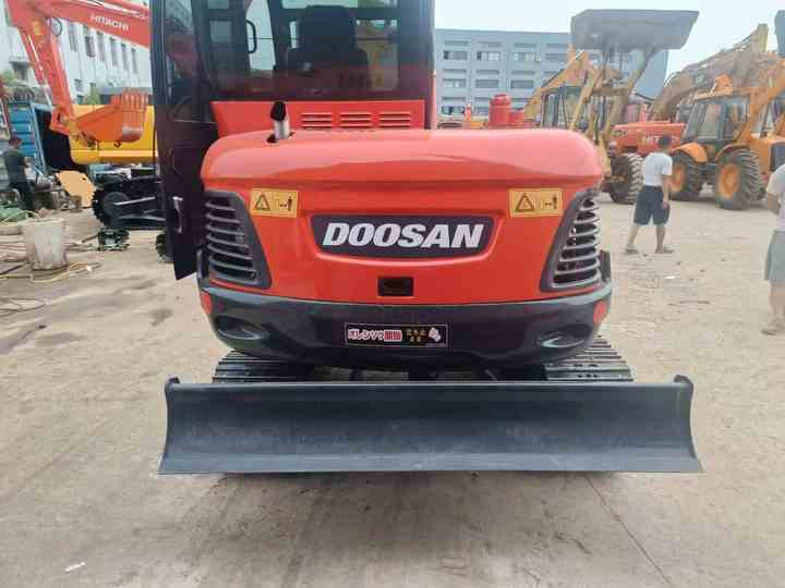 Used Digger DOOSAN DX55 Construction Machinery Construction Digger Used DOOSAN DX55 Cheap Excavator - Bager gusjeničar: slika Used Digger DOOSAN DX55 Construction Machinery Construction Digger Used DOOSAN DX55 Cheap Excavator - Bager gusjeničar Used Digger DOOSAN DX55 Construction Machinery Construction Digger Used DOOSAN DX55 Cheap Excavator - Bager gusjeničar: slika Used Digger DOOSAN DX55 Construction Machinery Construction Digger Used DOOSAN DX55 Cheap Excavator - Bager gusjeničar