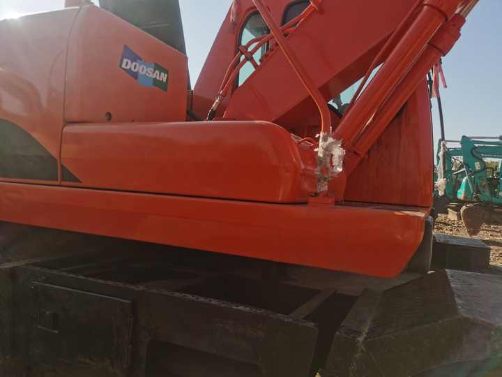 Used Digger Doosan Dh150w-7 Construction Machinery Construction Digger Used Doosan Dh150w-7 Cheap Excavator - Bager gusjeničar: slika Used Digger Doosan Dh150w-7 Construction Machinery Construction Digger Used Doosan Dh150w-7 Cheap Excavator - Bager gusjeničar Used Digger Doosan Dh150w-7 Construction Machinery Construction Digger Used Doosan Dh150w-7 Cheap Excavator - Bager gusjeničar: slika Used Digger Doosan Dh150w-7 Construction Machinery Construction Digger Used Doosan Dh150w-7 Cheap Excavator - Bager gusjeničar
