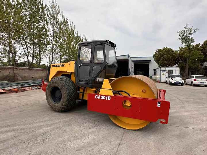 Used Dynapac CA301 Vibratory Roller with Less Working Time and Superior Performance Used Dynapac 251d/301D Roller for Sale - Cestovni valjak: slika Used Dynapac CA301 Vibratory Roller with Less Working Time and Superior Performance Used Dynapac 251d/301D Roller for Sale - Cestovni valjak Used Dynapac CA301 Vibratory Roller with Less Working Time and Superior Performance Used Dynapac 251d/301D Roller for Sale - Cestovni valjak: slika Used Dynapac CA301 Vibratory Roller with Less Working Time and Superior Performance Used Dynapac 251d/301D Roller for Sale - Cestovni valjak