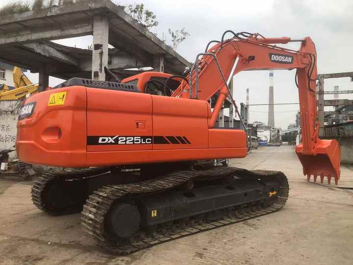 Used Excavator Doosan DX225LC Excavators Mini Equipment Earth Moving Machinery Doosan Digger Excavator for Sale - Bager gusjeničar: slika Used Excavator Doosan DX225LC Excavators Mini Equipment Earth Moving Machinery Doosan Digger Excavator for Sale - Bager gusjeničar Used Excavator Doosan DX225LC Excavators Mini Equipment Earth Moving Machinery Doosan Digger Excavator for Sale - Bager gusjeničar: slika Used Excavator Doosan DX225LC Excavators Mini Equipment Earth Moving Machinery Doosan Digger Excavator for Sale - Bager gusjeničar