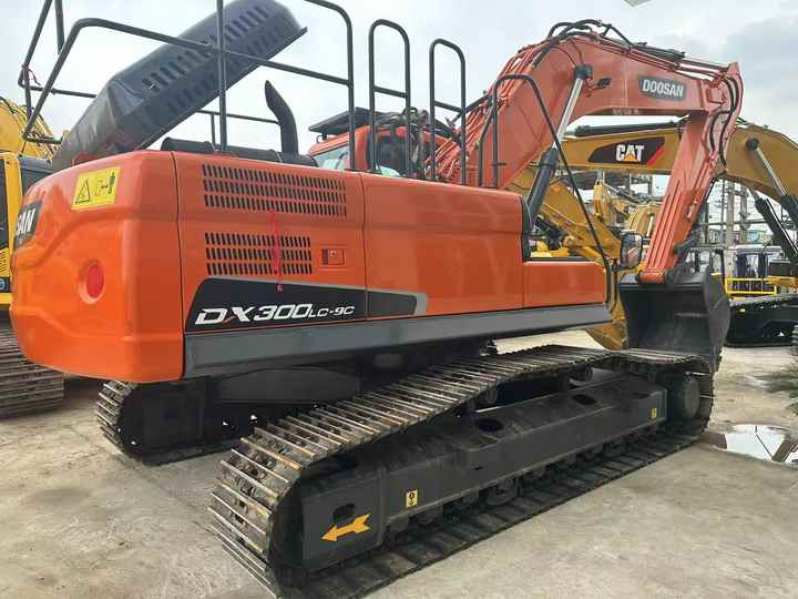 Used Excavator Doosan DX300 Excavators Mini Equipment Earth Moving Machinery Doosan Digger Excavator for Sale - Bager gusjeničar: slika Used Excavator Doosan DX300 Excavators Mini Equipment Earth Moving Machinery Doosan Digger Excavator for Sale - Bager gusjeničar Used Excavator Doosan DX300 Excavators Mini Equipment Earth Moving Machinery Doosan Digger Excavator for Sale - Bager gusjeničar: slika Used Excavator Doosan DX300 Excavators Mini Equipment Earth Moving Machinery Doosan Digger Excavator for Sale - Bager gusjeničar