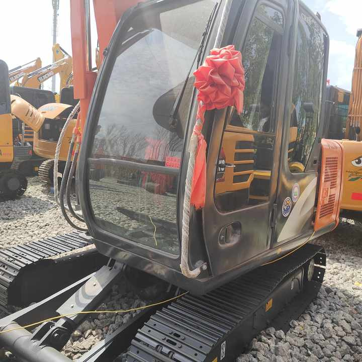Used Original Japan Brand Hitachi Zx60 Excavator for Sale - Bager: slika Used Original Japan Brand Hitachi Zx60 Excavator for Sale - Bager Used Original Japan Brand Hitachi Zx60 Excavator for Sale - Bager: slika Used Original Japan Brand Hitachi Zx60 Excavator for Sale - Bager