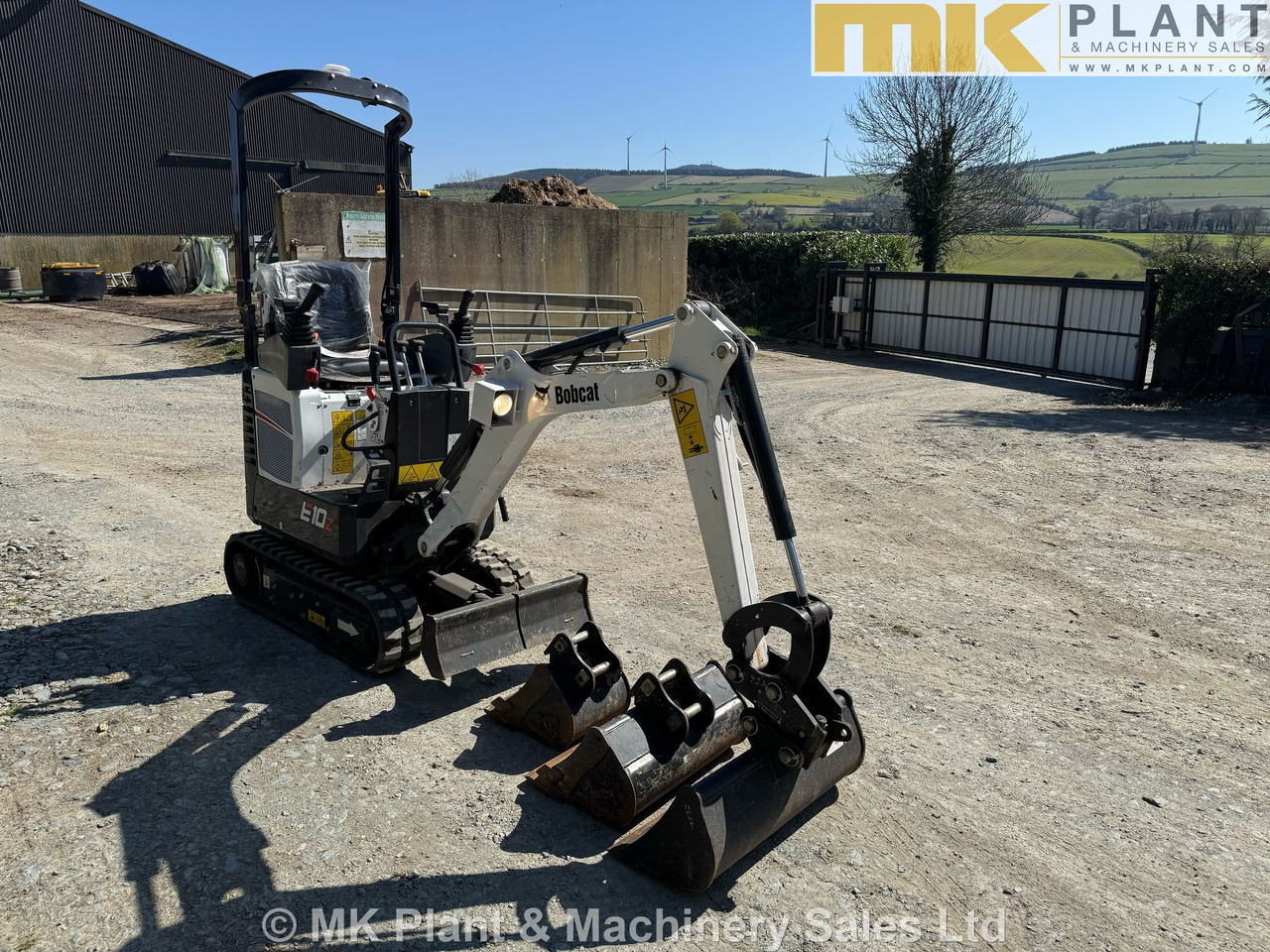 BOBCAT E10Z - Bager na kotačima: slika BOBCAT E10Z - Bager na kotačima BOBCAT E10Z - Bager na kotačima: slika BOBCAT E10Z - Bager na kotačima