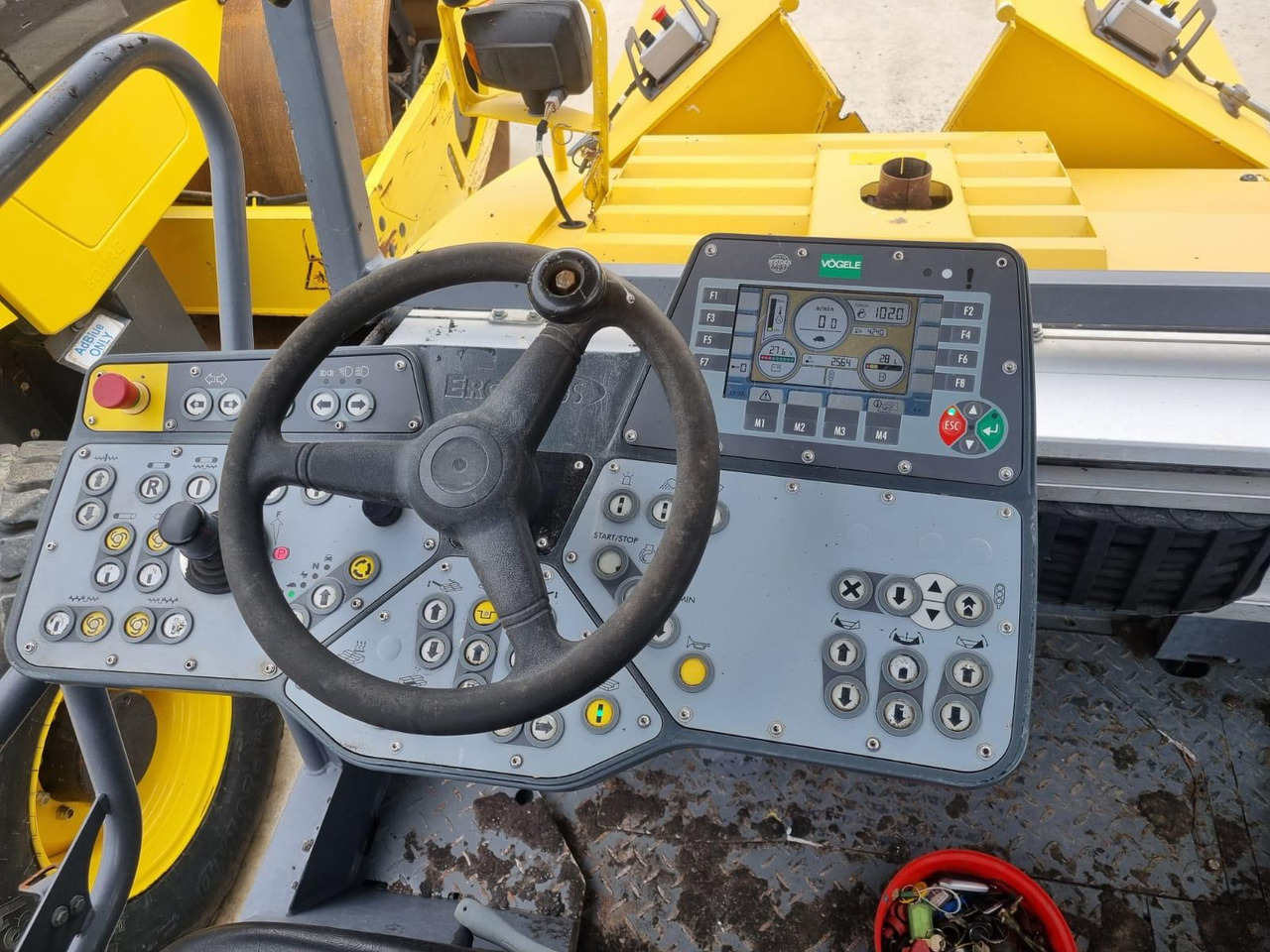 Finišer za asfalt Vogele S1303-3i: slika Finišer za asfalt Vogele S1303-3i