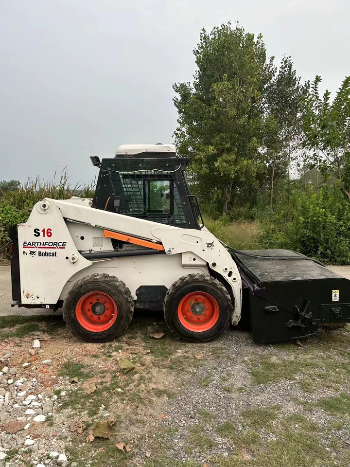 BOBCAT S16 - Mini utovarivač: slika BOBCAT S16 - Mini utovarivač BOBCAT S16 - Mini utovarivač: slika BOBCAT S16 - Mini utovarivač