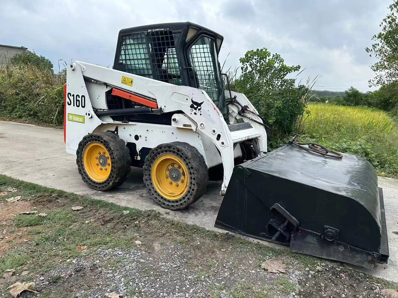 BOBCAT S160 - Mini utovarivač: slika BOBCAT S160 - Mini utovarivač BOBCAT S160 - Mini utovarivač: slika BOBCAT S160 - Mini utovarivač