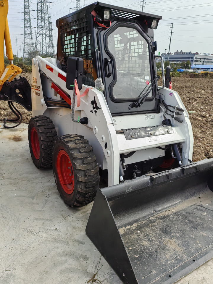 BOBCAT S18 - Mini utovarivač: slika BOBCAT S18 - Mini utovarivač BOBCAT S18 - Mini utovarivač: slika BOBCAT S18 - Mini utovarivač