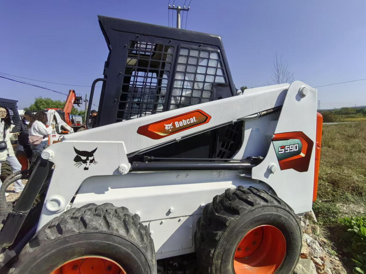 BOBCAT S590 - Mini utovarivač: slika BOBCAT S590 - Mini utovarivač BOBCAT S590 - Mini utovarivač: slika BOBCAT S590 - Mini utovarivač