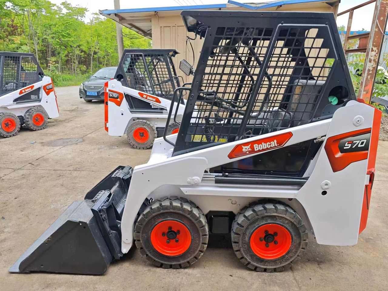 BOBCAT S70 - Mini utovarivač: slika BOBCAT S70 - Mini utovarivač BOBCAT S70 - Mini utovarivač: slika BOBCAT S70 - Mini utovarivač