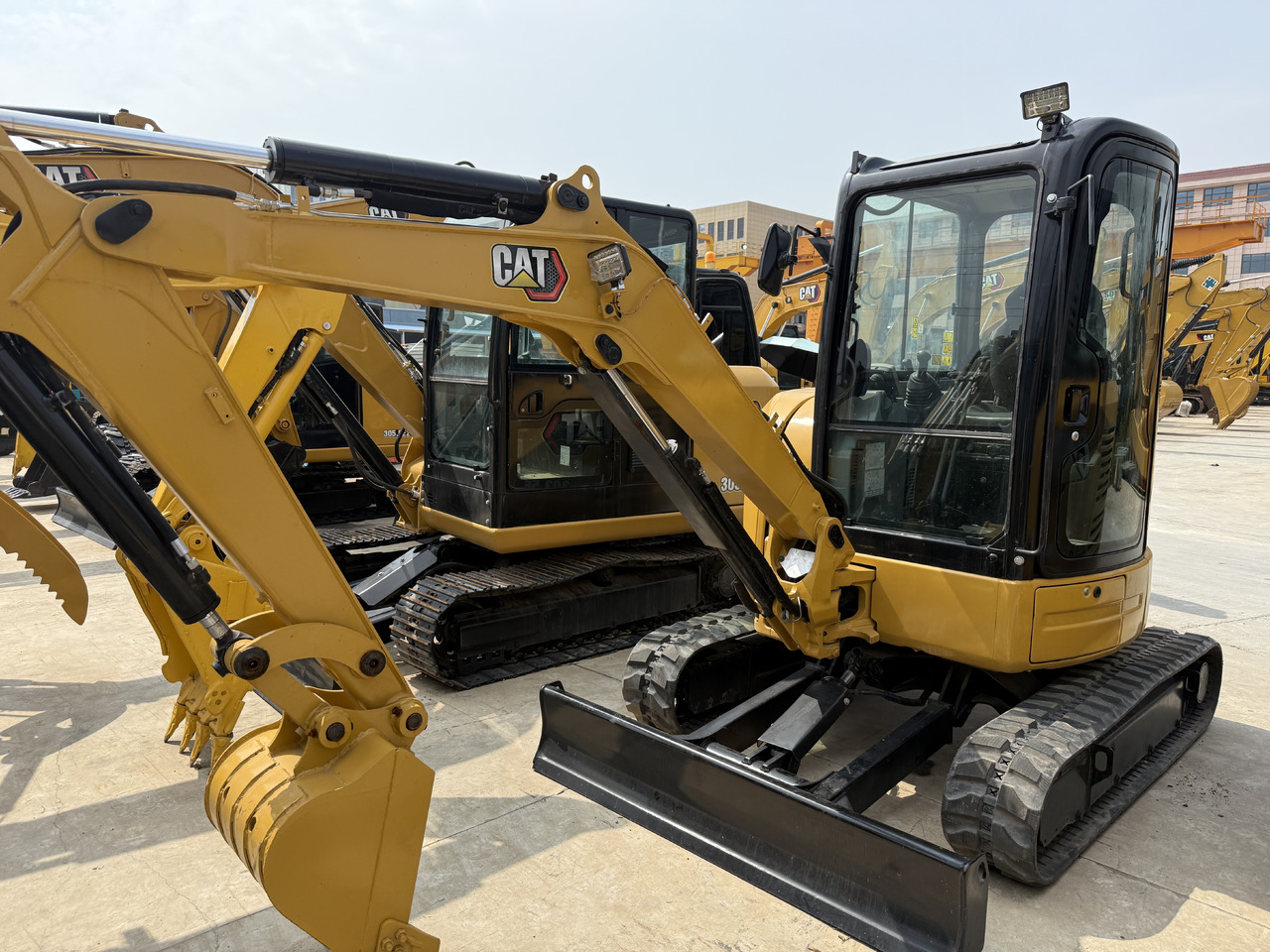 CATERPILLAR 303.5E - Mini bager: slika CATERPILLAR 303.5E - Mini bager CATERPILLAR 303.5E - Mini bager: slika CATERPILLAR 303.5E - Mini bager