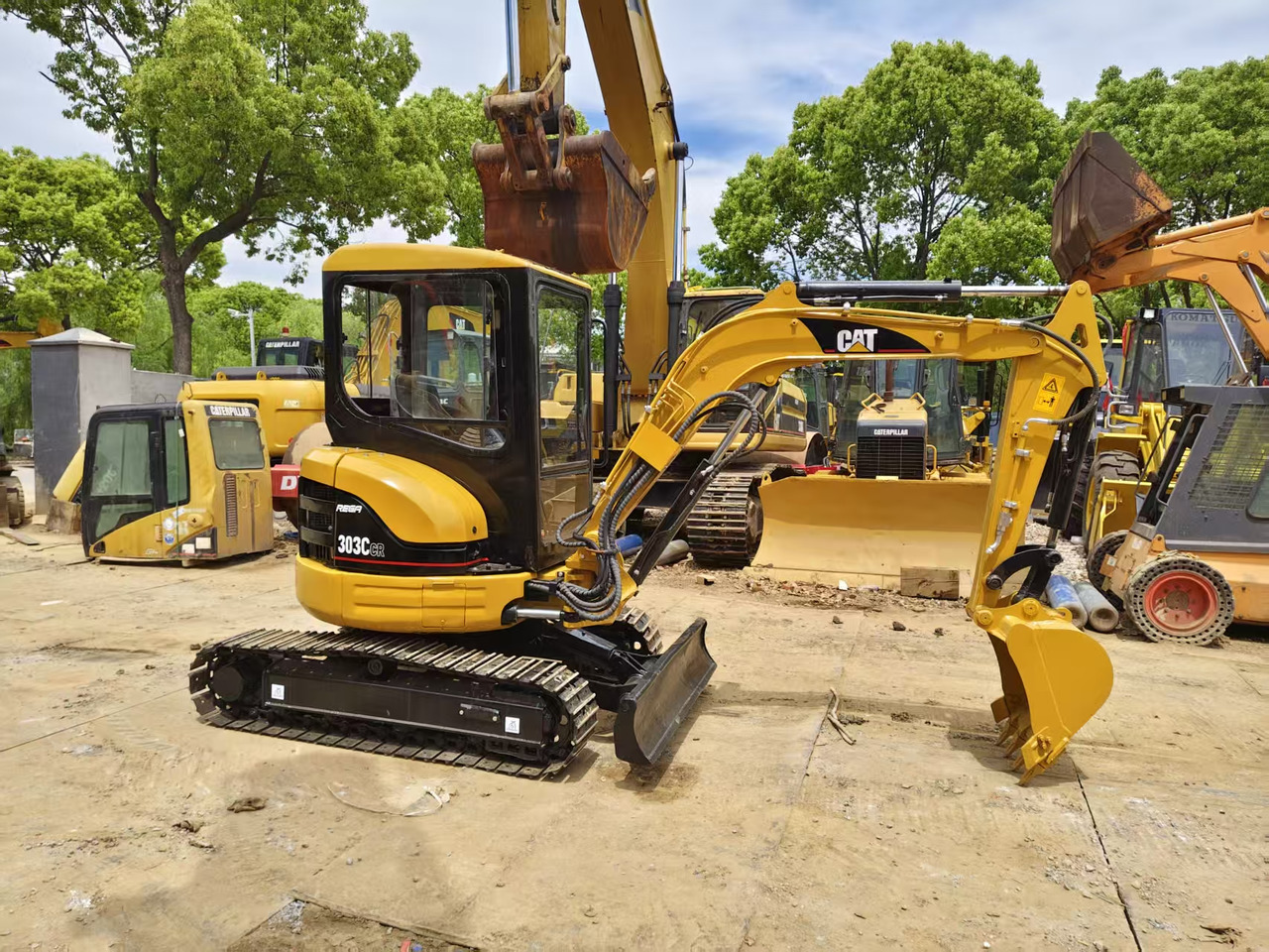 CATERPILLAR 303C - Mini bager: slika CATERPILLAR 303C - Mini bager CATERPILLAR 303C - Mini bager: slika CATERPILLAR 303C - Mini bager