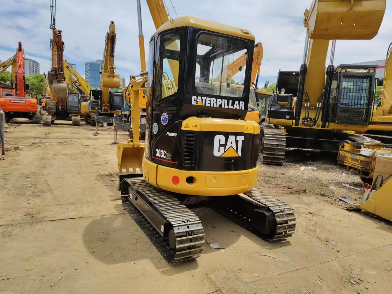 CATERPILLAR 303C - Mini bager: slika CATERPILLAR 303C - Mini bager CATERPILLAR 303C - Mini bager: slika CATERPILLAR 303C - Mini bager