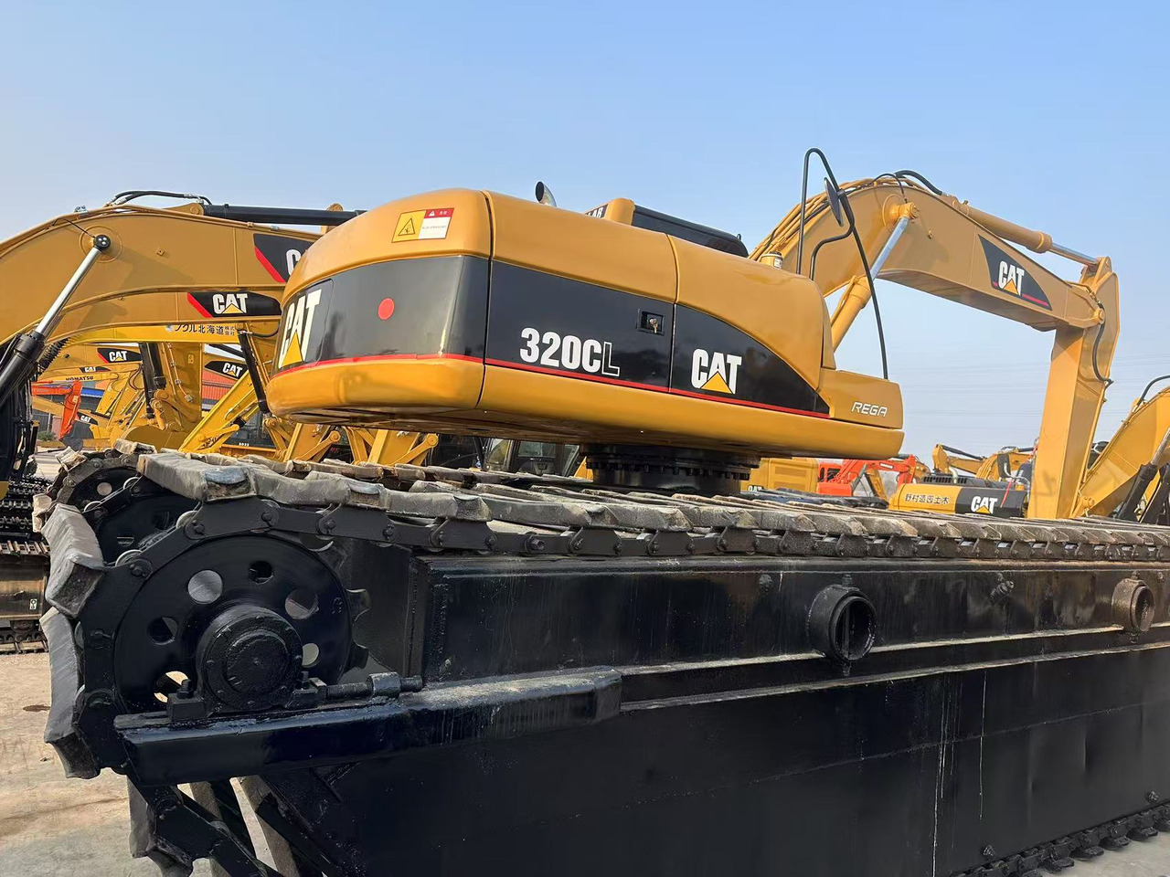 CATERPILLAR 320C - Bager amfibija: slika CATERPILLAR 320C - Bager amfibija CATERPILLAR 320C - Bager amfibija: slika CATERPILLAR 320C - Bager amfibija