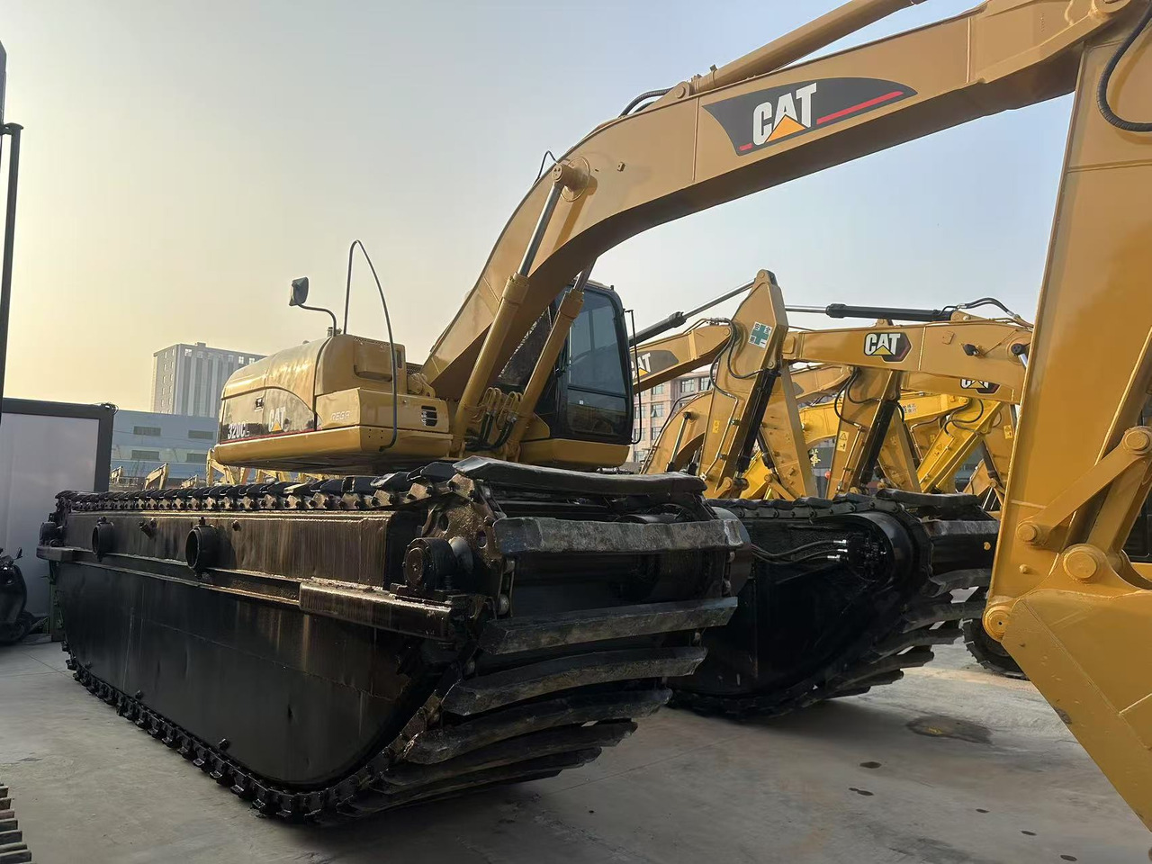 CATERPILLAR 320C - Bager amfibija: slika CATERPILLAR 320C - Bager amfibija CATERPILLAR 320C - Bager amfibija: slika CATERPILLAR 320C - Bager amfibija