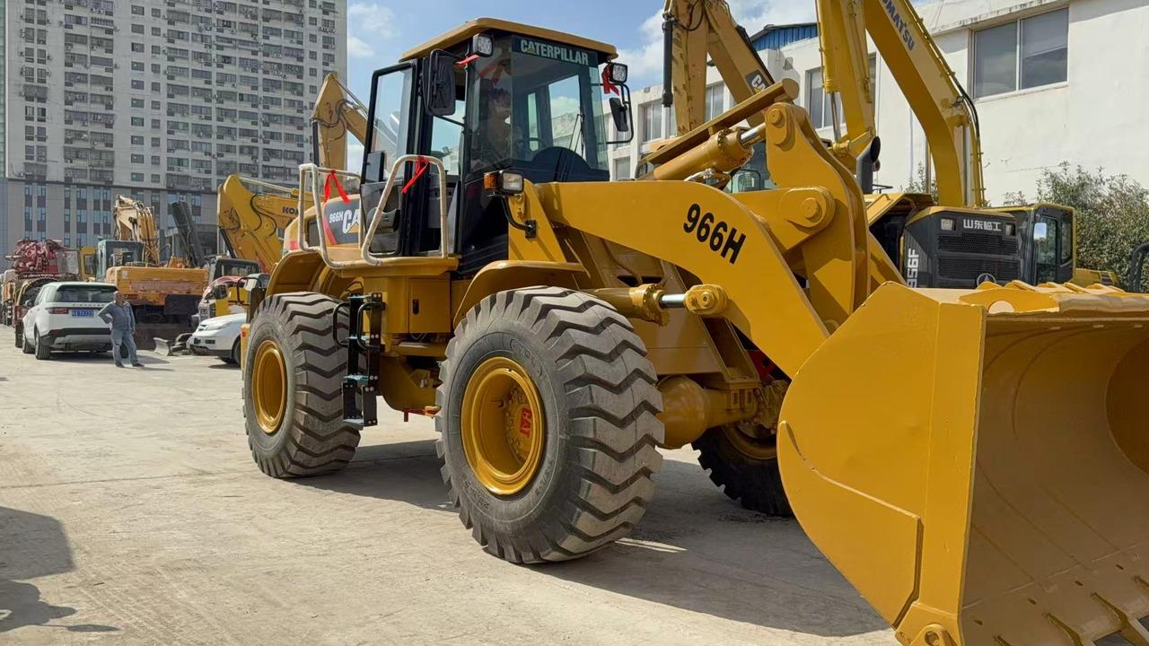 CATERPILLAR 966H - Utovarivač na kotačima: slika CATERPILLAR 966H - Utovarivač na kotačima CATERPILLAR 966H - Utovarivač na kotačima: slika CATERPILLAR 966H - Utovarivač na kotačima