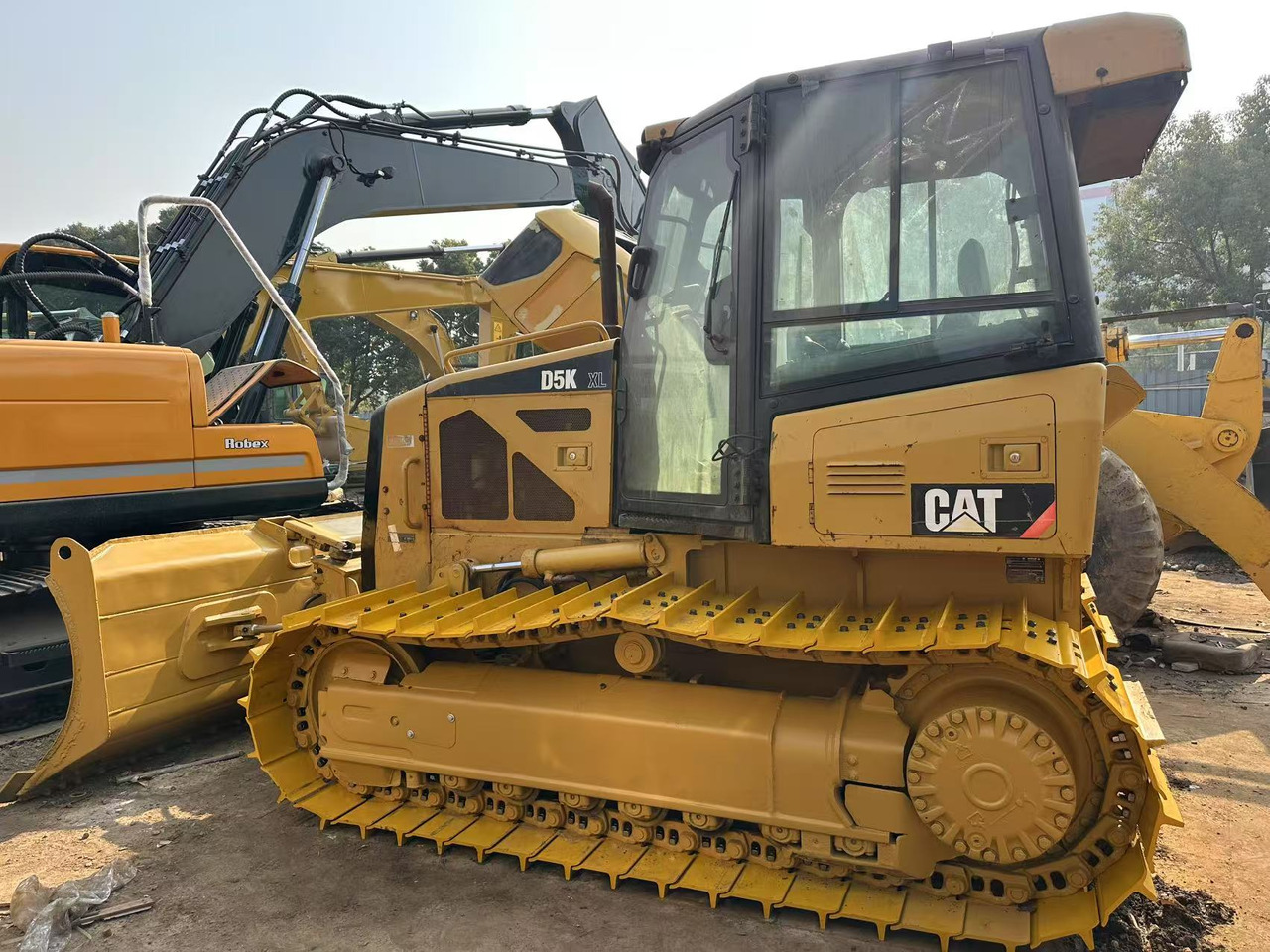 CATERPILLAR D5K - Buldožer: slika CATERPILLAR D5K - Buldožer CATERPILLAR D5K - Buldožer: slika CATERPILLAR D5K - Buldožer