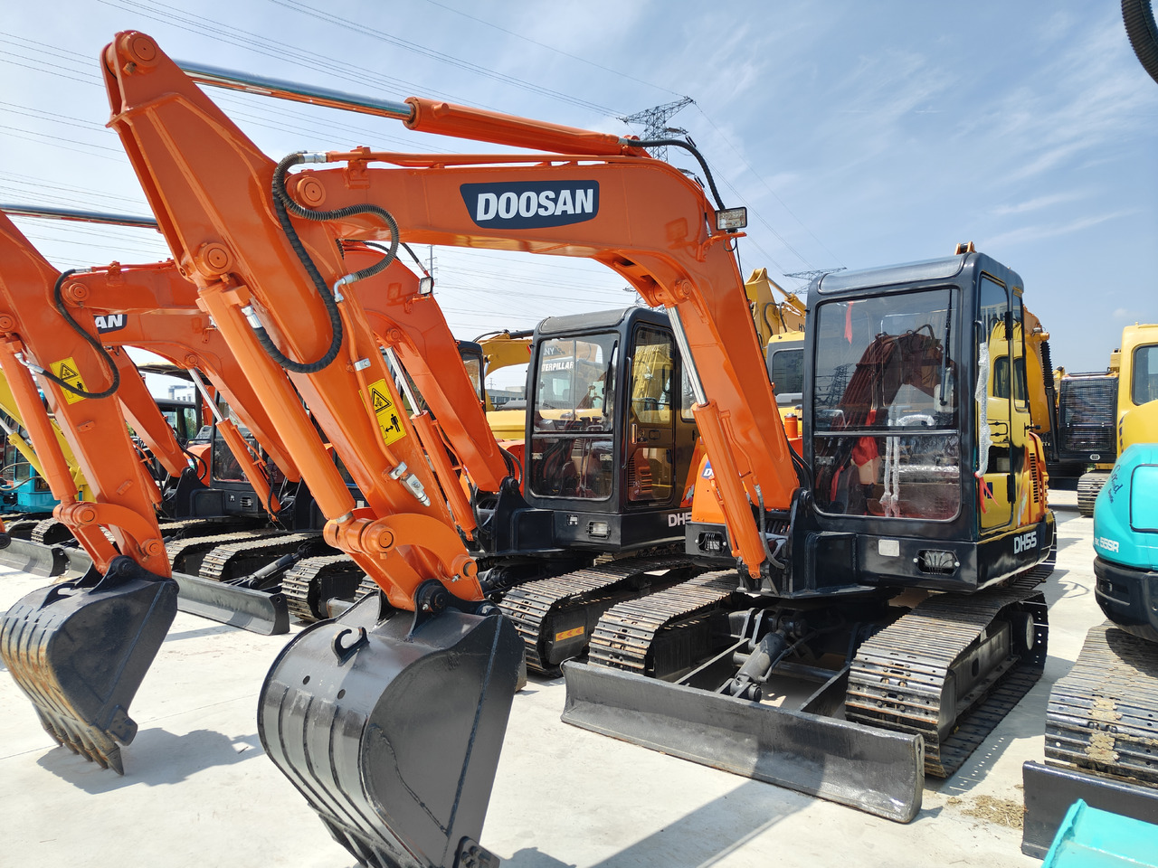DOOSAN DH55 - Bager gusjeničar: slika DOOSAN DH55 - Bager gusjeničar DOOSAN DH55 - Bager gusjeničar: slika DOOSAN DH55 - Bager gusjeničar