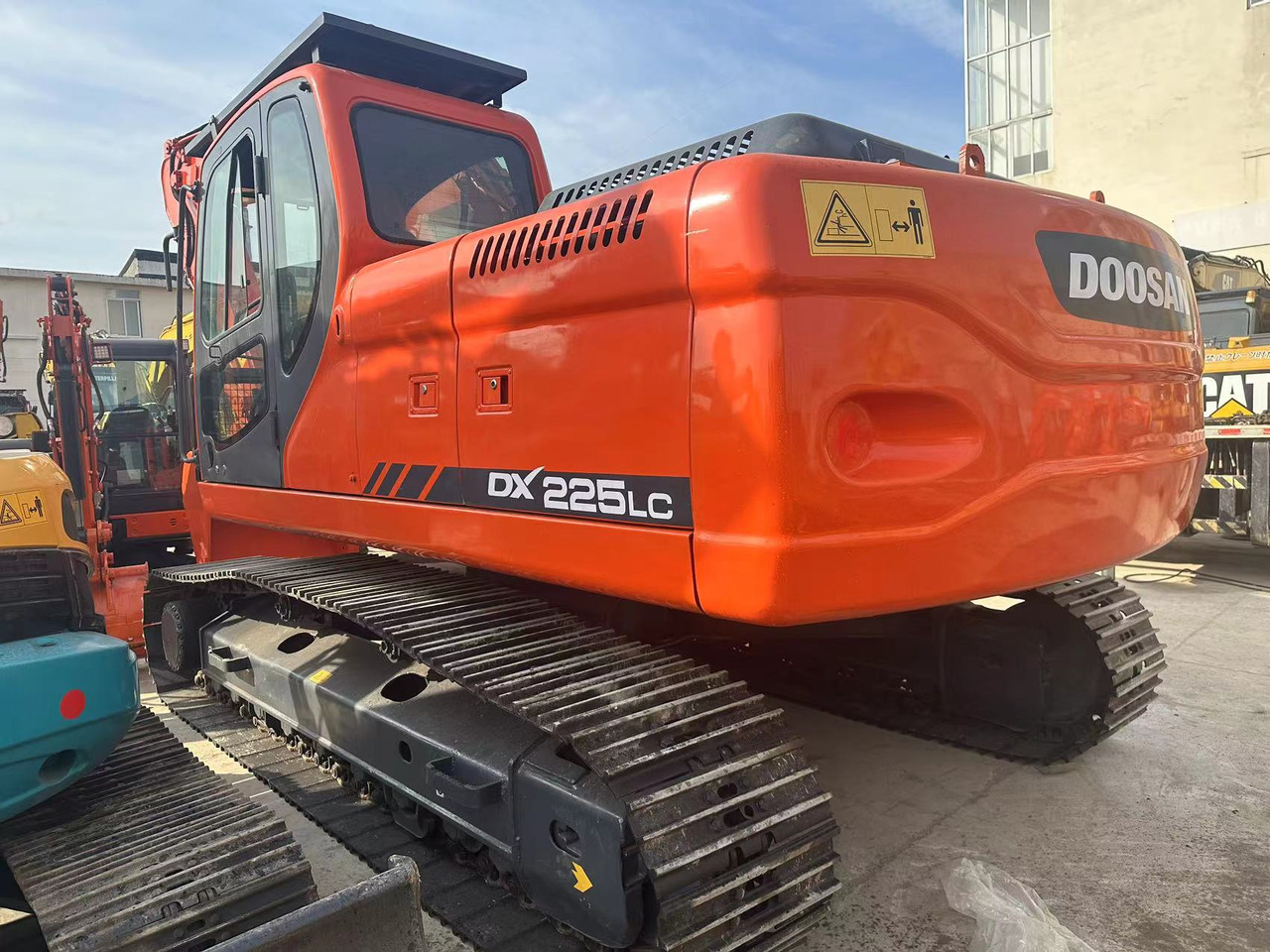 DOOSAN DX225LC - Bager gusjeničar: slika DOOSAN DX225LC - Bager gusjeničar DOOSAN DX225LC - Bager gusjeničar: slika DOOSAN DX225LC - Bager gusjeničar