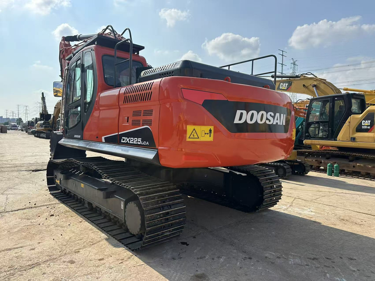 DOOSAN DX225LCA - Bager gusjeničar: slika DOOSAN DX225LCA - Bager gusjeničar DOOSAN DX225LCA - Bager gusjeničar: slika DOOSAN DX225LCA - Bager gusjeničar