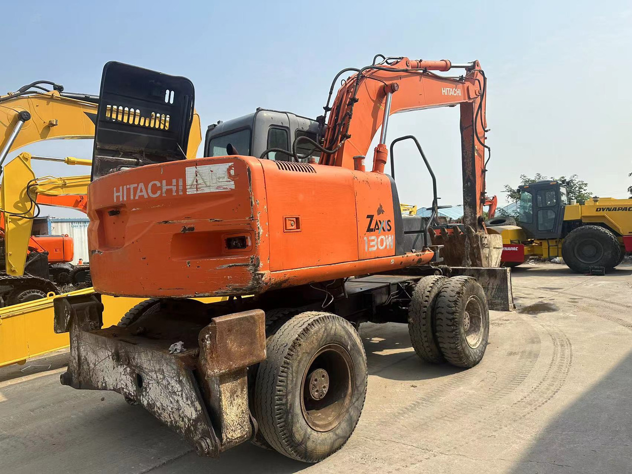 HITACHI ZX130 - Bager na kotačima: slika HITACHI ZX130 - Bager na kotačima HITACHI ZX130 - Bager na kotačima: slika HITACHI ZX130 - Bager na kotačima