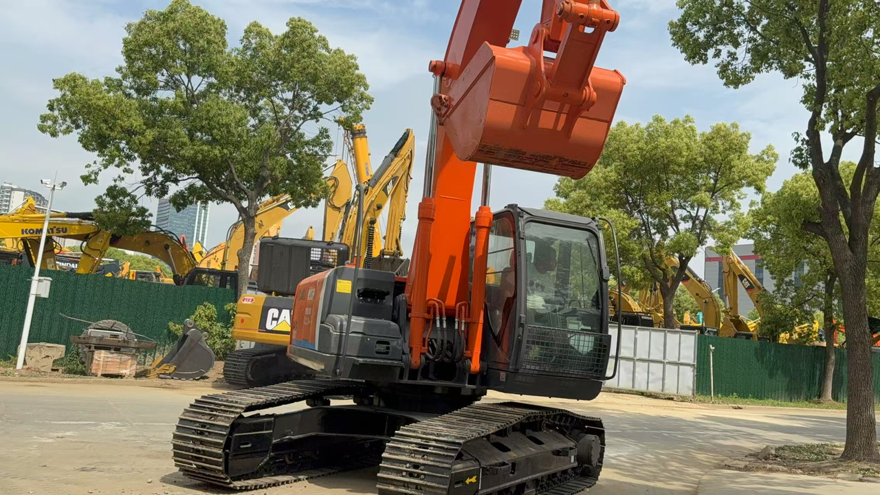HITACHI ZX200 - Bager gusjeničar: slika HITACHI ZX200 - Bager gusjeničar HITACHI ZX200 - Bager gusjeničar: slika HITACHI ZX200 - Bager gusjeničar
