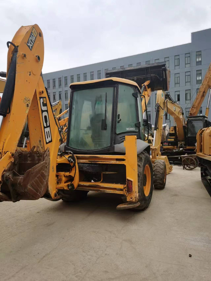 JCB 3CX - Rovokopač-utovarivač: slika JCB 3CX - Rovokopač-utovarivač JCB 3CX - Rovokopač-utovarivač: slika JCB 3CX - Rovokopač-utovarivač
